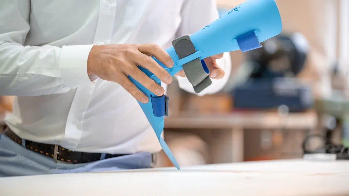 Comment choisir le bon agent de r&eacute;ticulation polyisocyanate pour les adh&eacute;sifs industriels